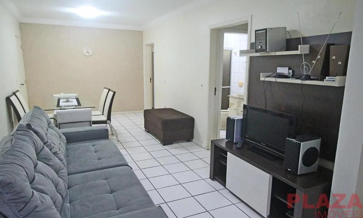 A Poucos Metros Da Praias, Com Rua Reta - Para Ate 10 Pessoas Balneário Camboriú Brasilien