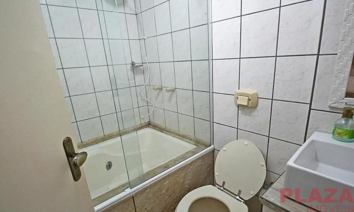 A Poucos Metros Da Praias, Com Rua Reta - Para Ate 10 Pessoas Balneário Camboriú